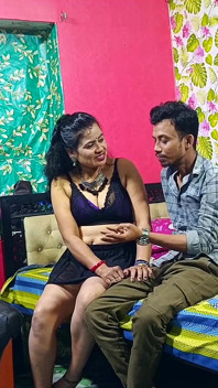 Beccata dal marito desi indiano zia fare sesso hardcore con il vicino