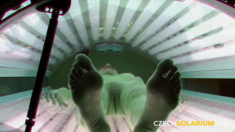 Czech Solarium: Séc solarium 44: người phụ nữ trẻ mảnh mai khoe thân...
