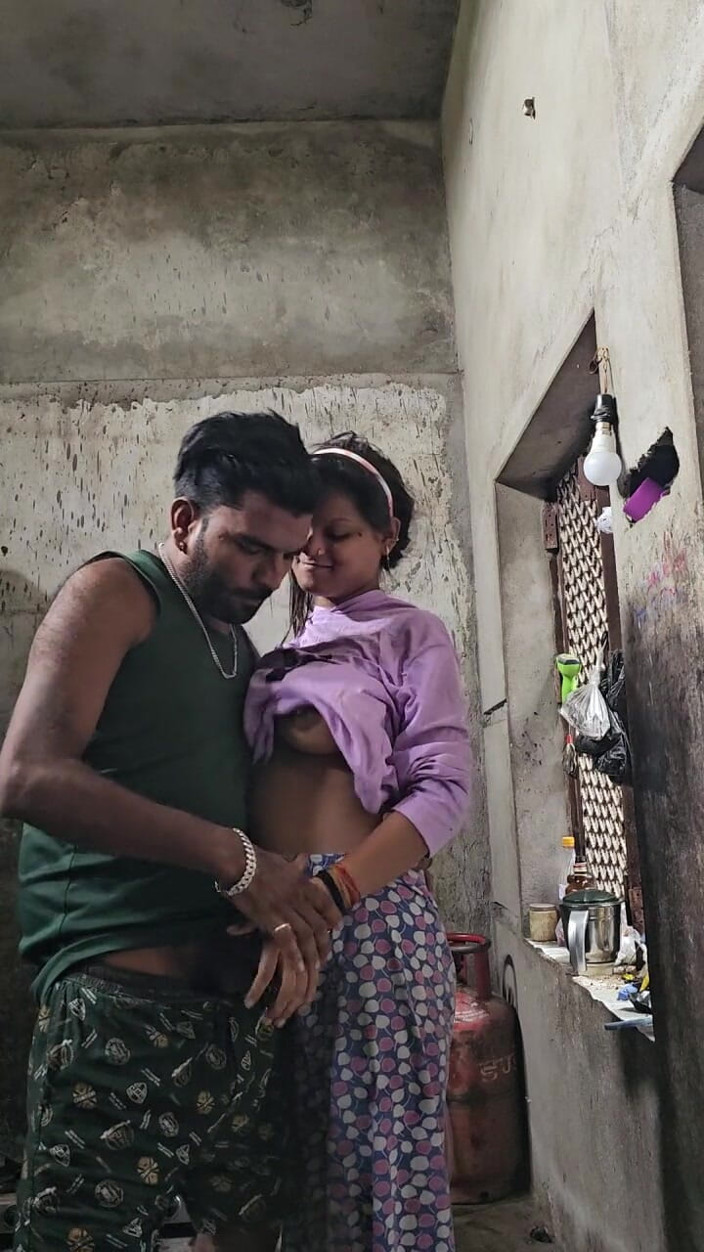 Aalox: Desi Village Frumoasa Sali pe la spate sex în bucătărie