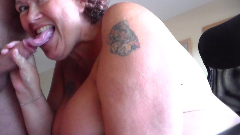 Sex hub couple: John cums when Jen gives him a blowjob