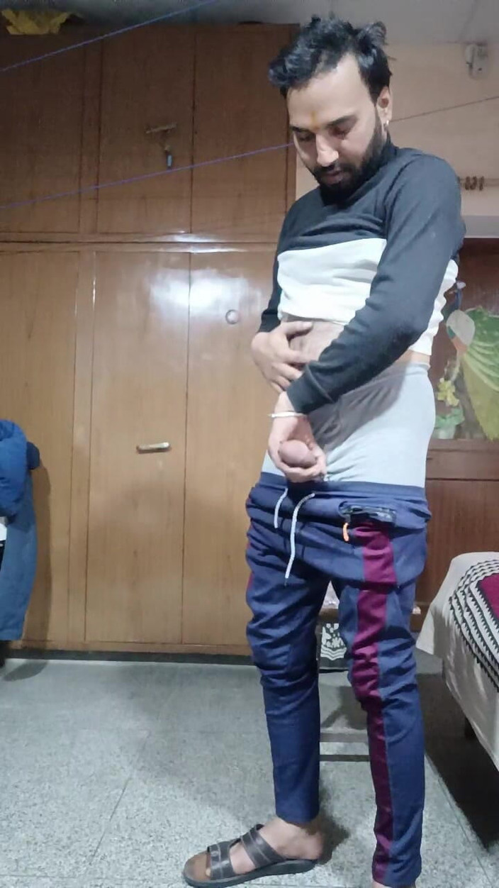 Rajasthani-old-lover: Indian Boy Enjoy Hand Practice with Live Performance