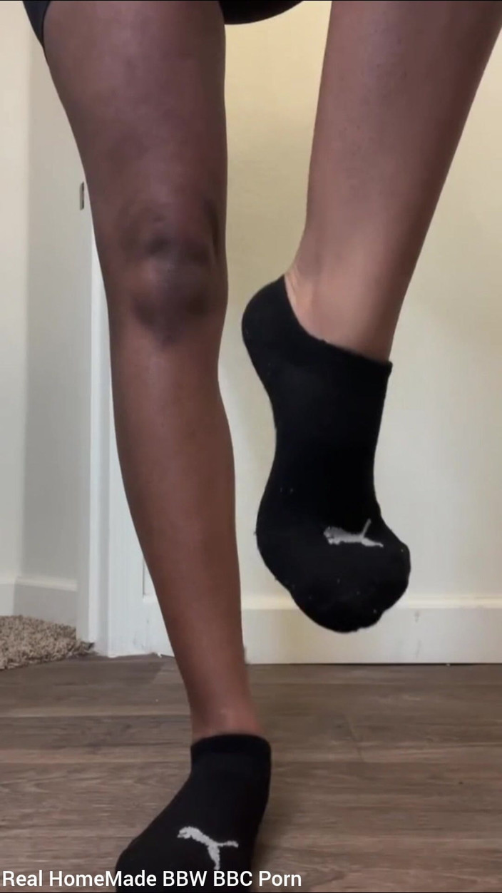 Super sexy ebony cuties: Striptease Stimulera min klitoris med trollstavsvibrator som sprutar orgasmer