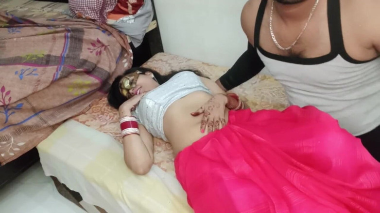cuteindiancpl21: Karva Chauth spicel movment besos románticos lamiendo duro semen en...