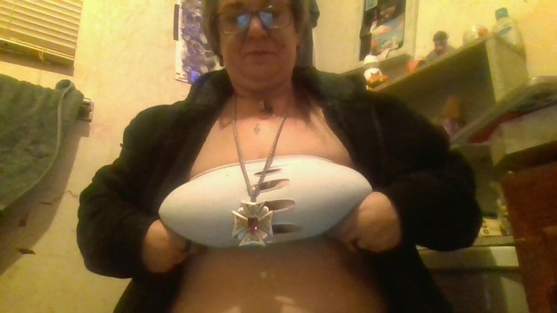 krazykristin: White Strapless Big Boobs Flashed