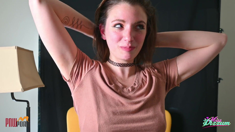 PNW Porn: Missdizzum pierwsza sesja porno