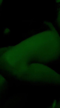 남편의 친구와 하드코어 섹스를 즐기는 마누라의 영상을 녹음하는 바람난 남편