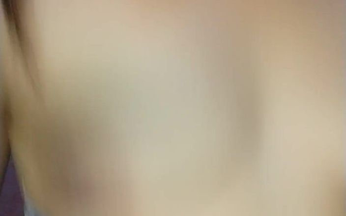 Carla Villalobos: 幻想和我在俱乐部认识的一个男人激情做爱，我的虚拟男人让我全身都是