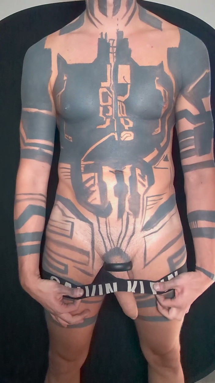 PicAsssHole: Dipingere nudo con i miei tatuaggi