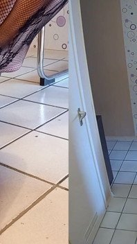 Adorando os pés de meia arrastão de uma gordinha