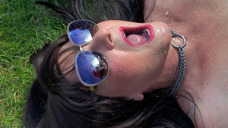 ithastopeefun: Close-up Mouth Filled with Piss - Ithastopeefun