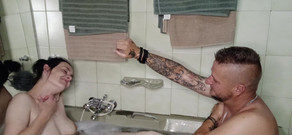 Bigjoefuckalott: Ik en mijn stiefzus in bad