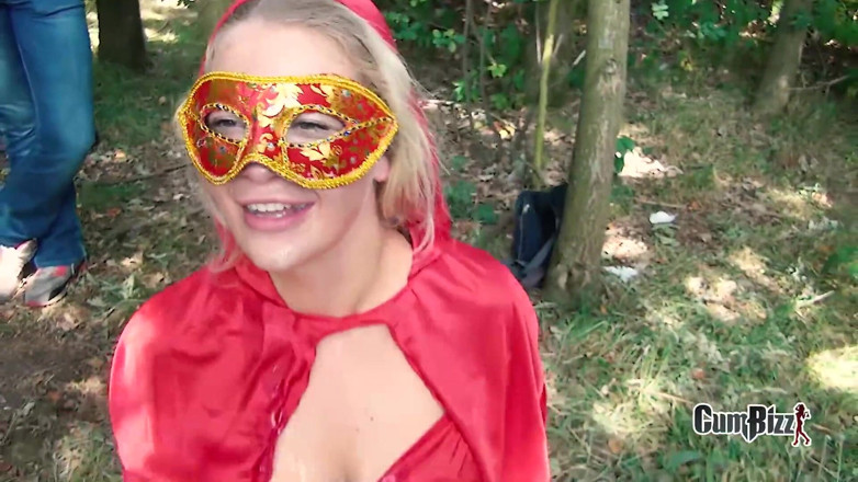 Cumbizz: Cumdumping outdoor Dutch teen whore