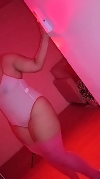 Erotische Inception: Natte Droom Met Verpleegster Gina Halime