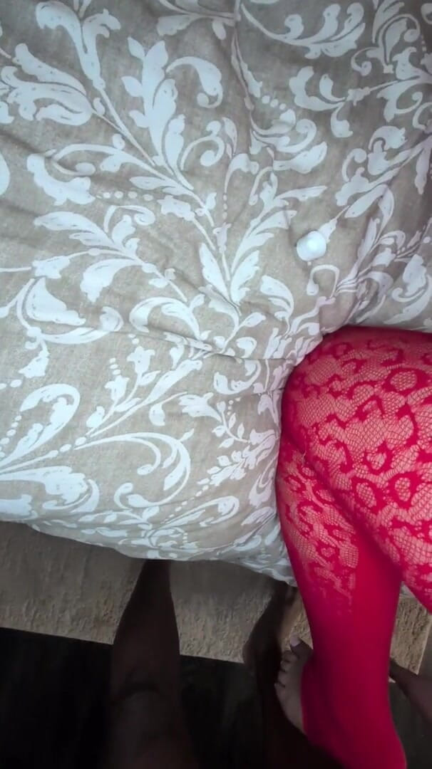 Trans and Co: Saya meniduri pantatnya yang besar kepada pelacur sissy ini