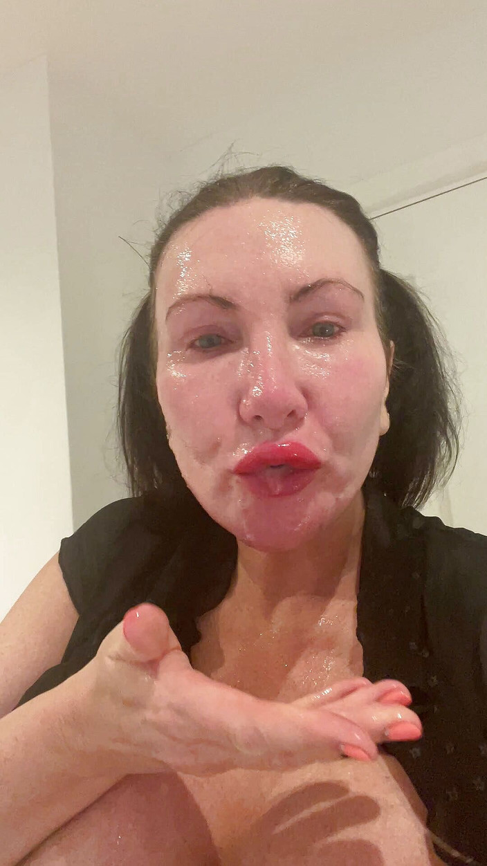 Sophie James: Rovina estrema saliva non faccia coperta