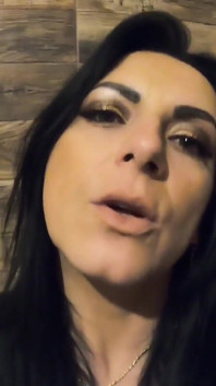 Teď potřebuješ moje svolení čůrat! Budu na tebe čůrat