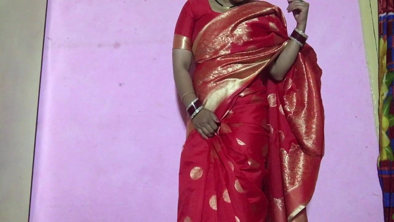 Couple's Diary: 남편과 하드코어하게 섹스하는 새로 결혼한 바비