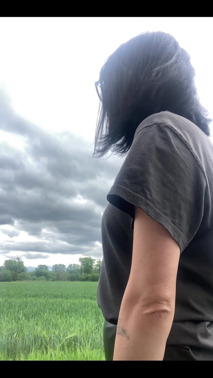 Shione Cooper: Merokok sebelum syuting di dalam vanku di luar 