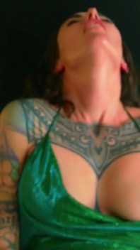Heiße MILf weibliche masturbation