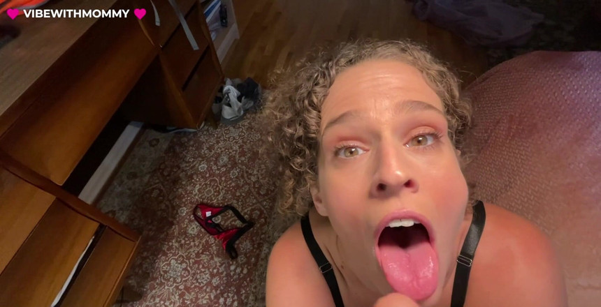 VibeWithMommy: Madrastra judía te hace correrte dos veces instrucciones de paja...