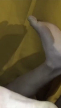 Mladý vousatý chlap šuká tetovaný chlap