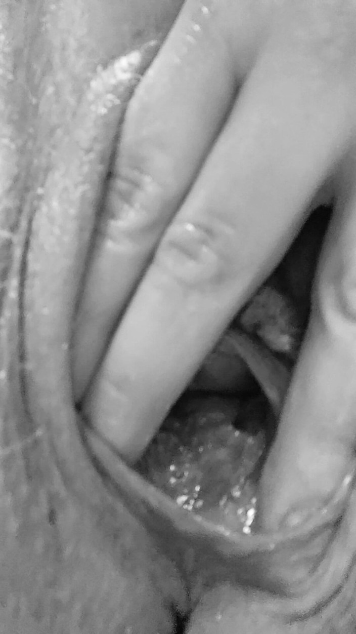 Misses Dickinson and Roughael: Sexy selfcare kompilace