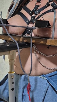 고통으로 쾌락의 신음