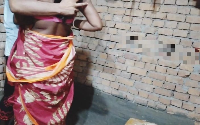 Hot Sex Bhabi: Ada yang berbeda dalam diam-diam memukul bhabhi