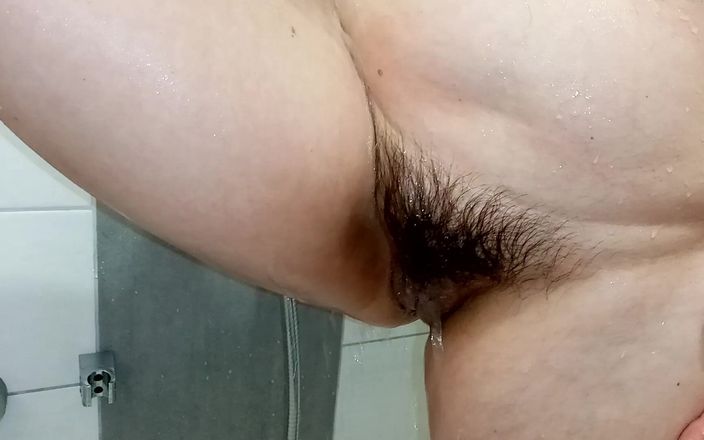 Gottini44: Istri lagi cuci memek