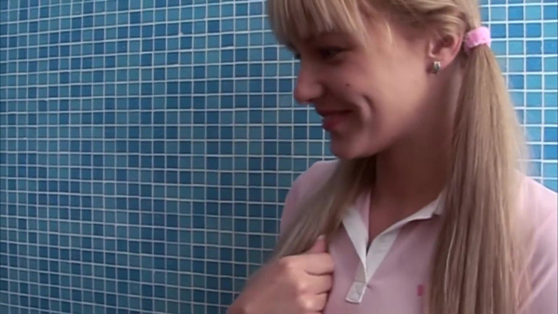 Erotic Pleasure: Tonåring hottie längtar efter sperma