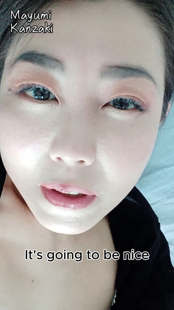 Mayumi Kanzaki: A Japanese Wife Talks to You