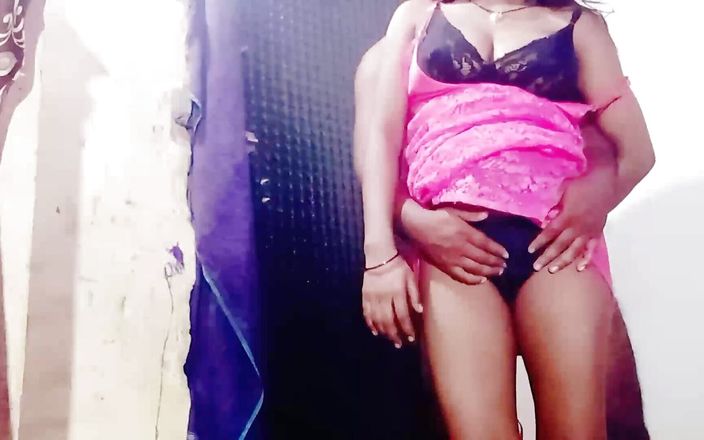 Munni bhabhi sexy: जमीन पर कूदकर भारतीय लड़की को चोदा
