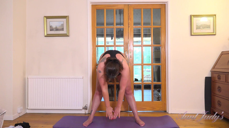 Aunt Judy's: Auntjudys - antrenament cu matură sexy dolofană Ruby Cattrall