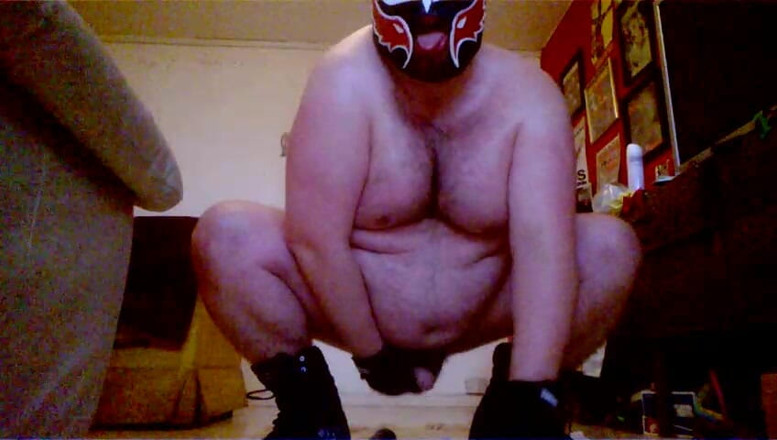 B A Bear: Fat Wrestler Wanks off &amp; Shows Hole