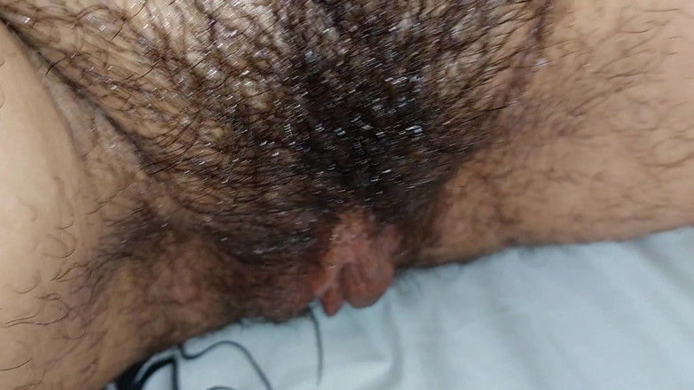 Amateur_MS: MILF Prsty kundička, Velká prsa, Chlupatá kundička, Velký zadek