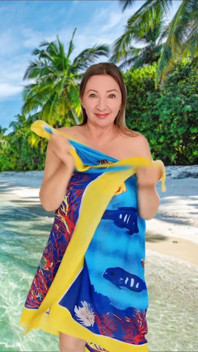 Nonna tettona si diverte in bikini