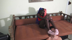 Foot Girls: Ebony teen pearl ponožka čichání