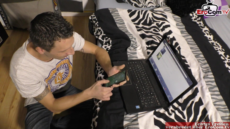 EroCom: Une salope DJ se fait arnaquer par un fan excité...