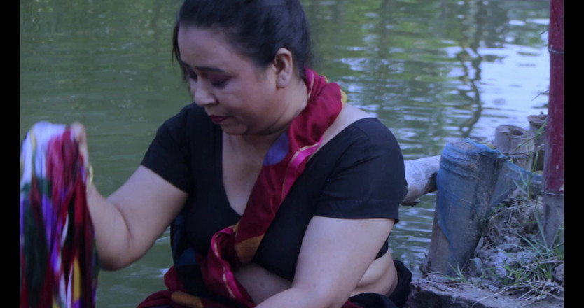 Bull Top 7: Indian Bhabi Ka Pani Mai Thukai Hot Indian Porn Video