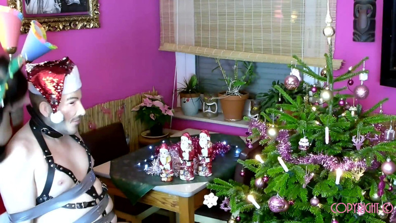 Domina Lady Vampira - SM Studio Femdom Empire: Jinlge Balls – Santa Claus in lockdown Part 1