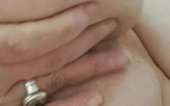 Mommy big hairy pussy: Madrastra orinando y se pone gangy