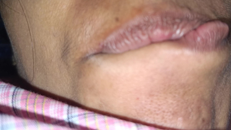 Ilakkiya: Ateşli üniversiteli kız