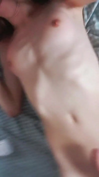 Jora se fute cu un vibrator
