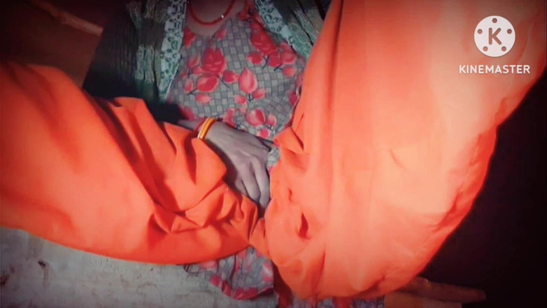 TricolorMusic3: Iklädd en shoot onanerar hon från toppen av skottet, ingen...