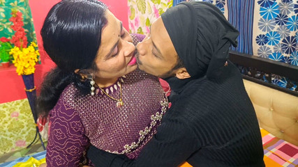 MrsEntertainer: Indische Desi-lerares had seks met haar student in studietijd hardcore...