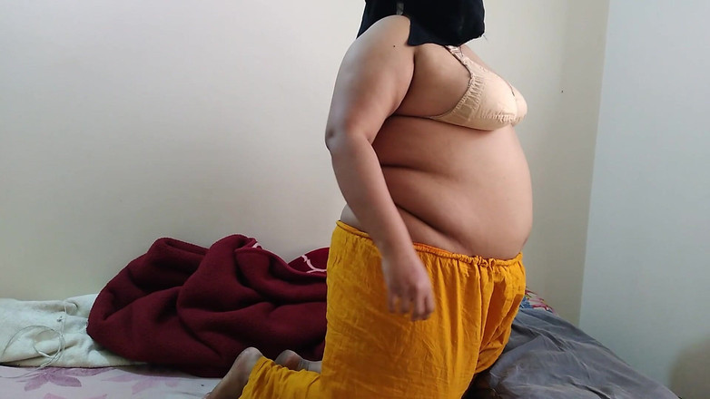 Aria Mia: Šukám svou milf nevlastní sestru velký zadek a stříkání dovnitř