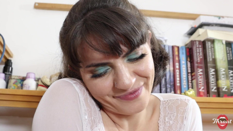 Lady Snow Brasil: L-am prins uitându-se la pozele prietenului meu, așa că am...