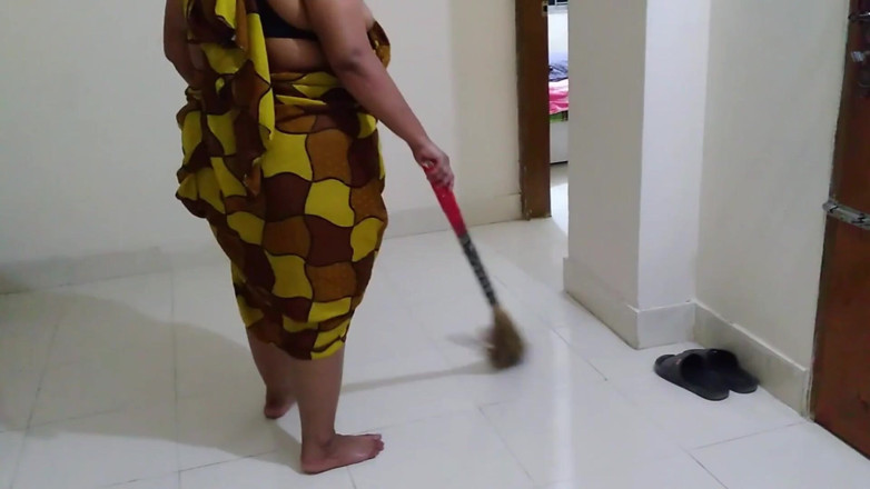 Aria Mia: Ibu rumah tangga seksi kamvali moti gand ko choda aur...
