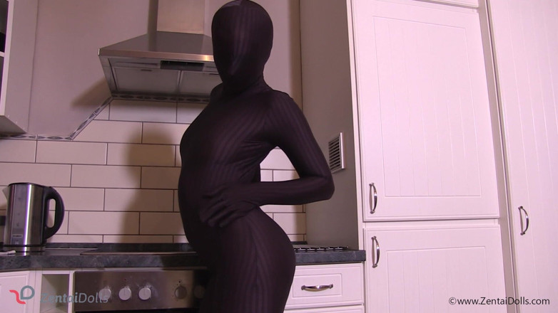 ZentaiDolls: Alone in the Kitchen