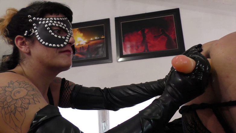 Fetish Bear Productions: Miss Karlin Play Hard with Old Slave